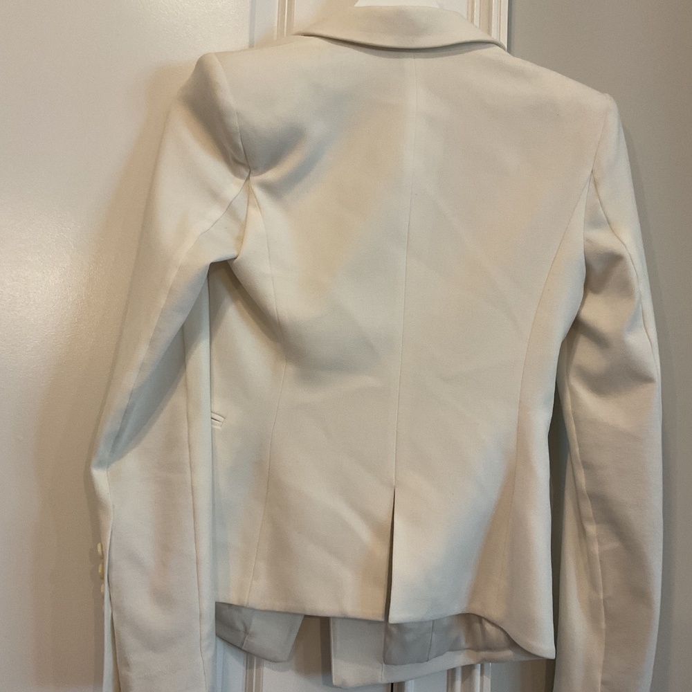 Blazer - Picture 3 of 4
